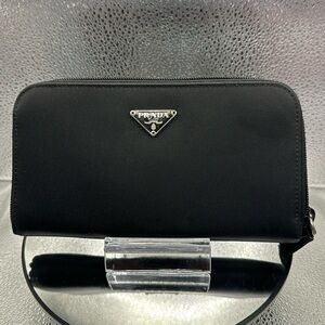 Authentic PRADA  Nylon Wallet PORTAFOGLIO IN TESSUTO.